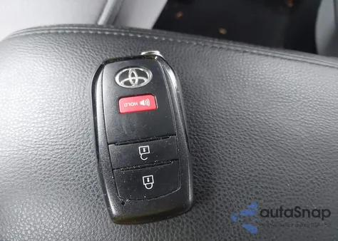 2022 Toyota Corolla Cross Le z USA, uszkodzony, nr VIN 7MUCAABG9NV036130